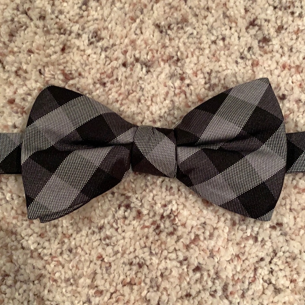 Express Men’s Bowtie